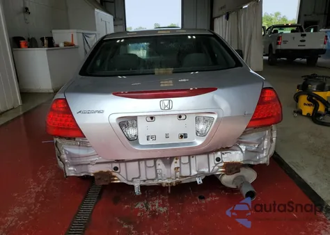 2006 Honda Accord Value z USA, uszkodzony, nr VIN 1HGCM56156A044207